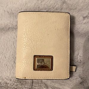 Simply Noelle wallet